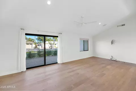 Living - 4101 E Coolidge St, Phoenix, AZ 85018 photo 2 of 2