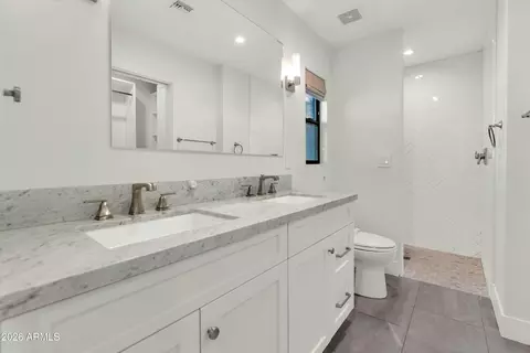 Bath - 4101 E Coolidge St, Phoenix, AZ 85018 photo 1 of 4