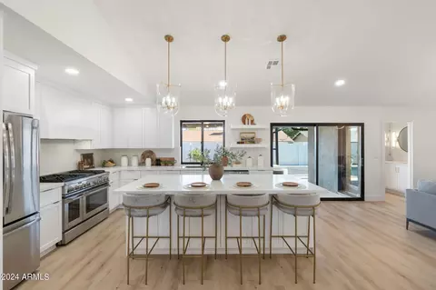 Kitchen - 1643 W Griswold Rd, Phoenix, AZ 85021 photo 5 of 11