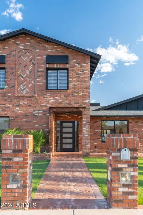 Exterior - 1643 W Griswold Rd, Phoenix, AZ 85021 photo 5 of 12