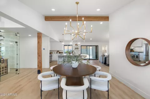 Dining - 1643 W Griswold Rd, Phoenix, AZ 85021 photo 4 of 7