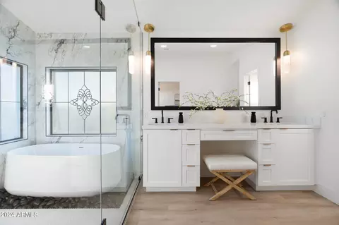 Bath - 1643 W Griswold Rd, Phoenix, AZ 85021 photo 7 of 12