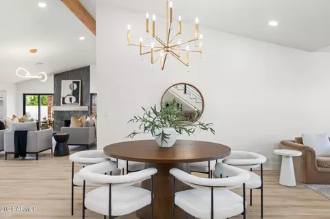 Dining - 1643 W Griswold Rd, Phoenix, AZ 85021 photo 5 of 7