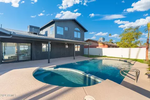 Exterior - 1643 W Griswold Rd, Phoenix, AZ 85021 photo 9 of 12
