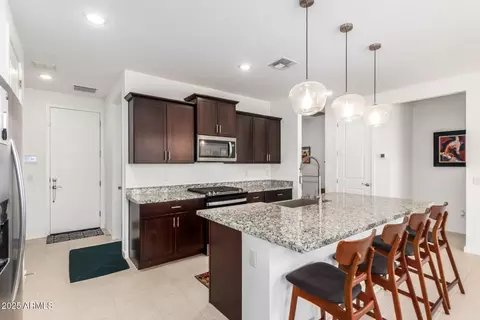 17471 W Running Deer Trl, Surprise, AZ 85387