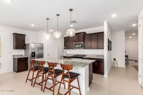 17471 W Running Deer Trl, Surprise, AZ 85387