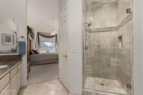 Bath - 4419 E Robin Ln, Phoenix, AZ 85050 photo 2 of 5