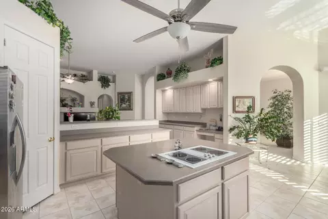 Kitchen - 4419 E Robin Ln, Phoenix, AZ 85050 photo 1 of 2