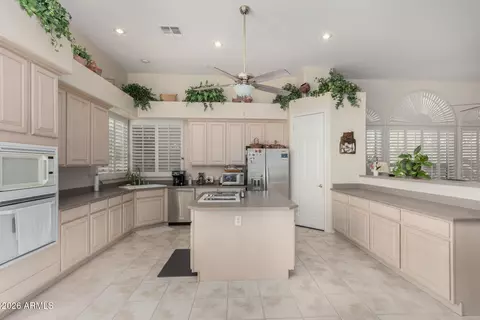 Kitchen - 4419 E Robin Ln, Phoenix, AZ 85050 photo 2 of 2
