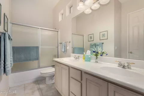Bath - 4419 E Robin Ln, Phoenix, AZ 85050 photo 4 of 5