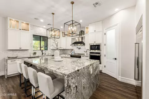 Kitchen - 2950 E Los Altos Ct, Gilbert, AZ 85297 photo 5 of 6