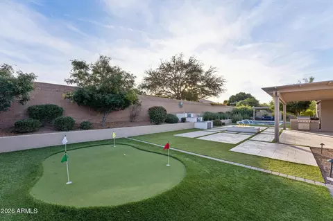 Exterior - 2909 E Harwell Rd, Phoenix, AZ 85042 photo 9 of 15