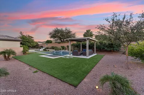 Exterior - 2909 E Harwell Rd, Phoenix, AZ 85042 photo 13 of 15