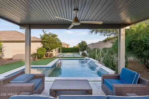 Exterior - 2909 E Harwell Rd, Phoenix, AZ 85042 photo 7 of 15