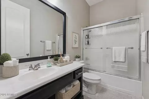 Bath - 2909 E Harwell Rd, Phoenix, AZ 85042 photo 5 of 7