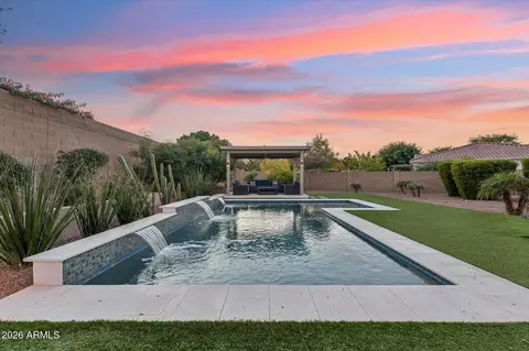 Exterior - 2909 E Harwell Rd, Phoenix, AZ 85042 photo 6 of 15