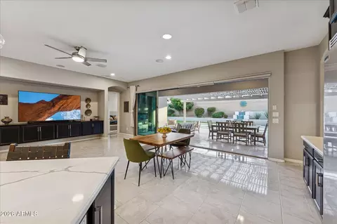 Dining - 2909 E Harwell Rd, Phoenix, AZ 85042 photo 1 of 4