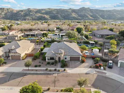View/Area - 2909 E Harwell Rd, Phoenix, AZ 85042 photo 2 of 8