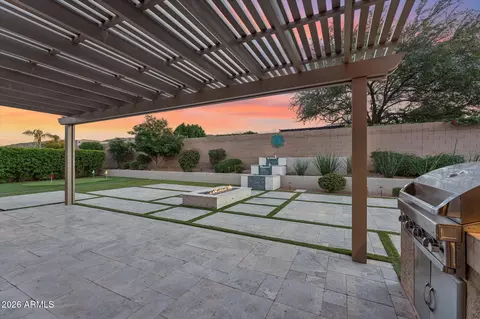Exterior - 2909 E Harwell Rd, Phoenix, AZ 85042 photo 4 of 15