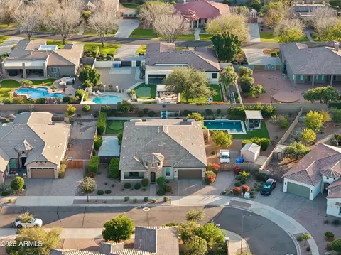 View/Area - 2909 E Harwell Rd, Phoenix, AZ 85042 photo 4 of 8