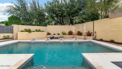 Exterior - 2260 E Palmaire Ave, Phoenix, AZ 85020 photo 5 of 18
