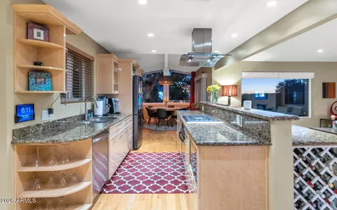 Kitchen - 2260 E Palmaire Ave, Phoenix, AZ 85020 photo 7 of 7