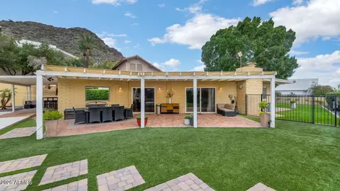Exterior - 2260 E Palmaire Ave, Phoenix, AZ 85020 photo 8 of 18