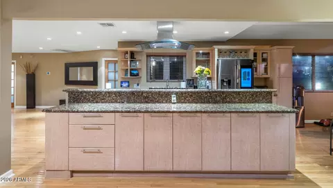 Kitchen - 2260 E Palmaire Ave, Phoenix, AZ 85020 photo 3 of 7