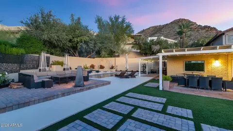 Exterior - 2260 E Palmaire Ave, Phoenix, AZ 85020 photo 2 of 18