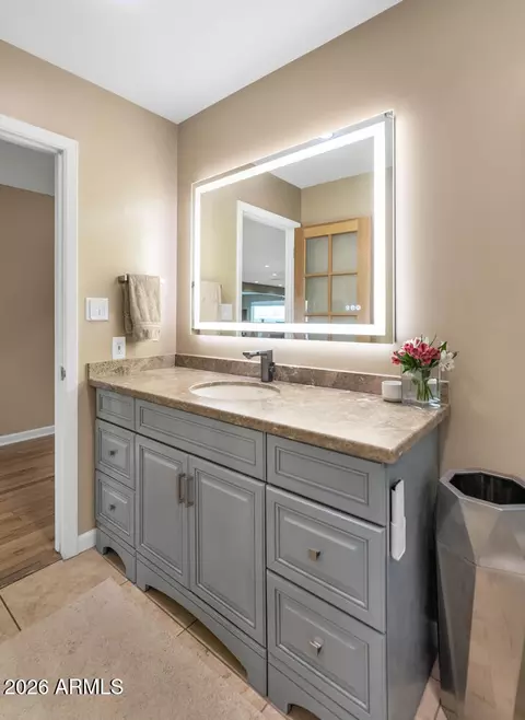 Bath - 2260 E Palmaire Ave, Phoenix, AZ 85020 photo 3 of 3