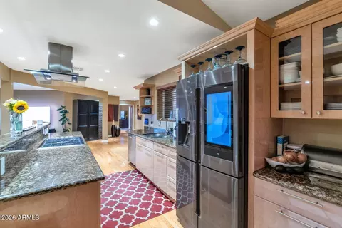 Kitchen - 2260 E Palmaire Ave, Phoenix, AZ 85020 photo 5 of 7