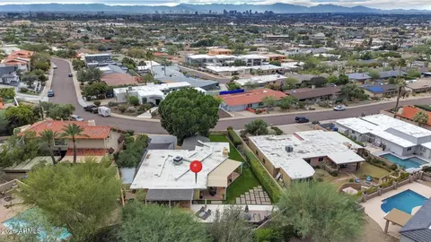 View/Area - 2260 E Palmaire Ave, Phoenix, AZ 85020 photo 3 of 3
