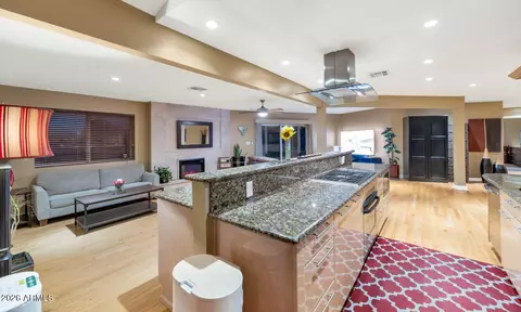 Kitchen - 2260 E Palmaire Ave, Phoenix, AZ 85020 photo 4 of 7