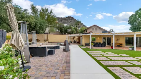 Exterior - 2260 E Palmaire Ave, Phoenix, AZ 85020 photo 6 of 18