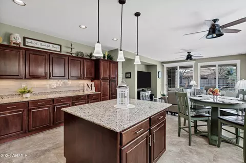 Kitchen - 11121 E Quintana Ave, Mesa, AZ 85212 photo 3 of 4