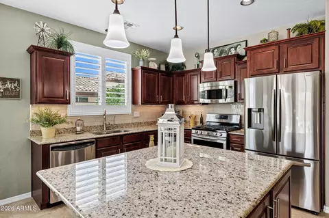 Kitchen - 11121 E Quintana Ave, Mesa, AZ 85212 photo 2 of 4