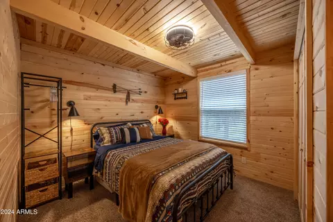 Bedroom - 1225 Highway Loop, Forest Lakes, AZ 85931 photo 3 of 4
