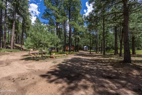 Exterior - 1225 Highway Loop, Forest Lakes, AZ 85931 photo 7 of 8