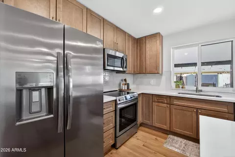 Kitchen - 701 N Apache Dr, Chandler, AZ 85224 photo 4 of 5