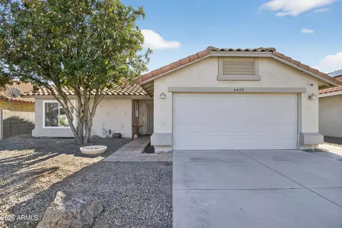4439 E Thistle Landing Dr, Phoenix, AZ 85044