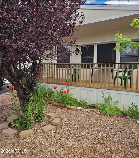 2261 Hanging Tree Ln, Overgaard, AZ 85933 photo 2