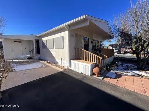 2261 Hanging Tree Ln, Overgaard, AZ 85933 photo 4