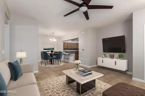 525 N Miller Rd #142, Scottsdale, AZ 85257