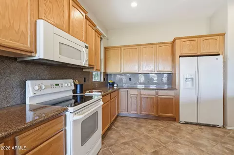 Kitchen - 4548 E Nightingale Ln, Gilbert, AZ 85298 photo 6 of 6