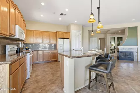 Kitchen - 4548 E Nightingale Ln, Gilbert, AZ 85298 photo 3 of 6