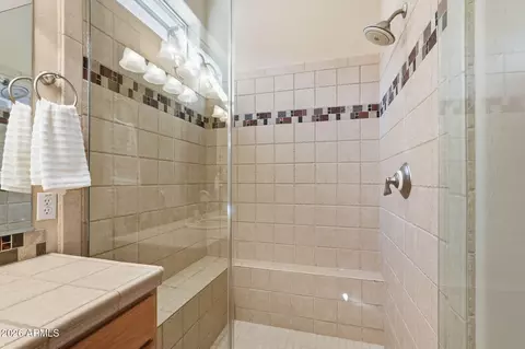 Bath - 4548 E Nightingale Ln, Gilbert, AZ 85298 photo 2 of 3
