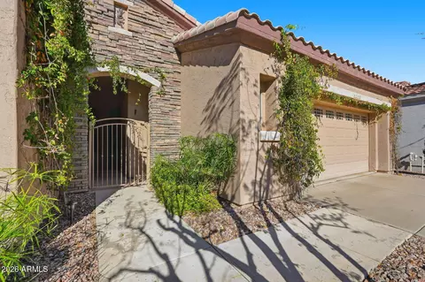 Exterior - 4548 E Nightingale Ln, Gilbert, AZ 85298 photo 4 of 12