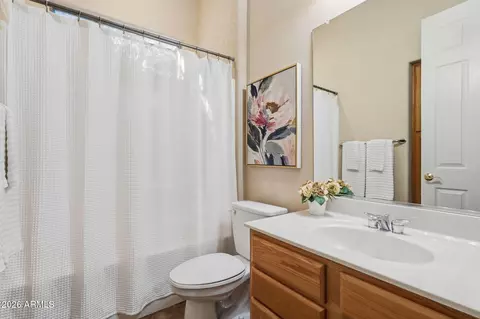 Bath - 4548 E Nightingale Ln, Gilbert, AZ 85298 photo 3 of 3