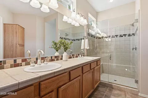 Bath - 4548 E Nightingale Ln, Gilbert, AZ 85298 photo 1 of 3