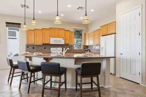 Kitchen - 4548 E Nightingale Ln, Gilbert, AZ 85298 photo 2 of 6